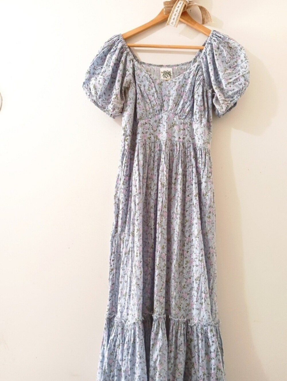 CALLED TO SURF CITRUS BLUE FLORAL PUFF SLEEVE V-NECK SWISS DOT MAXI DRESS MEDIUM